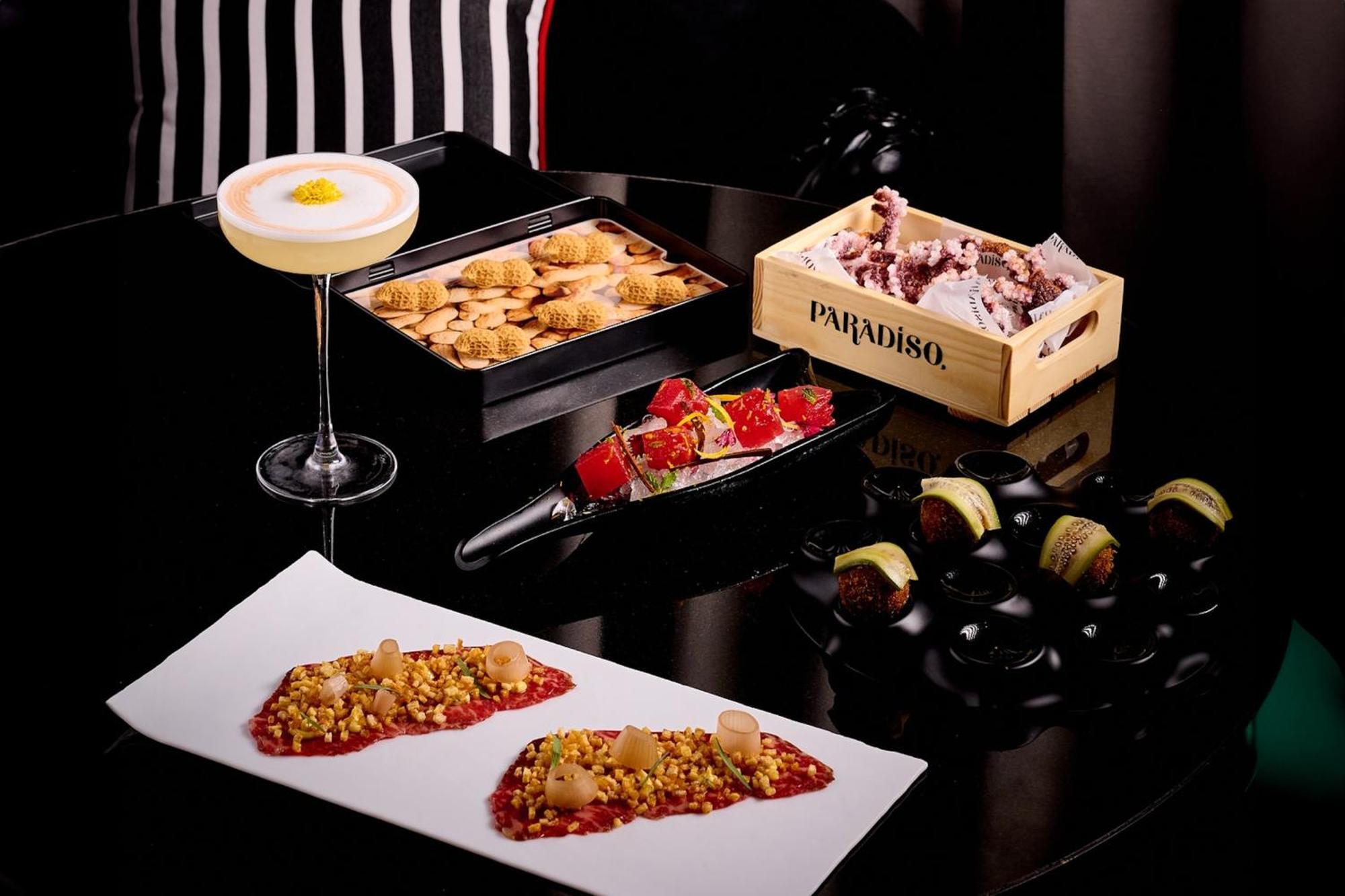 Five Luxe Hotel Dubai Eksteriør billede Paradiso cocktail and tapas