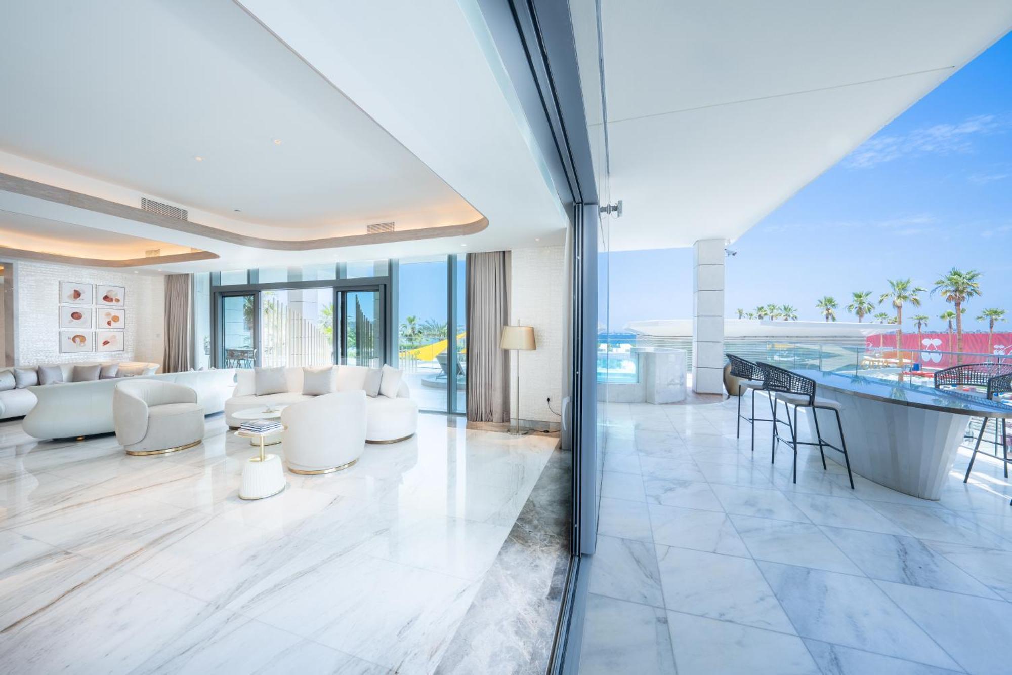 Five Luxe Hotel Dubai Eksteriør billede Interior of the penthouse