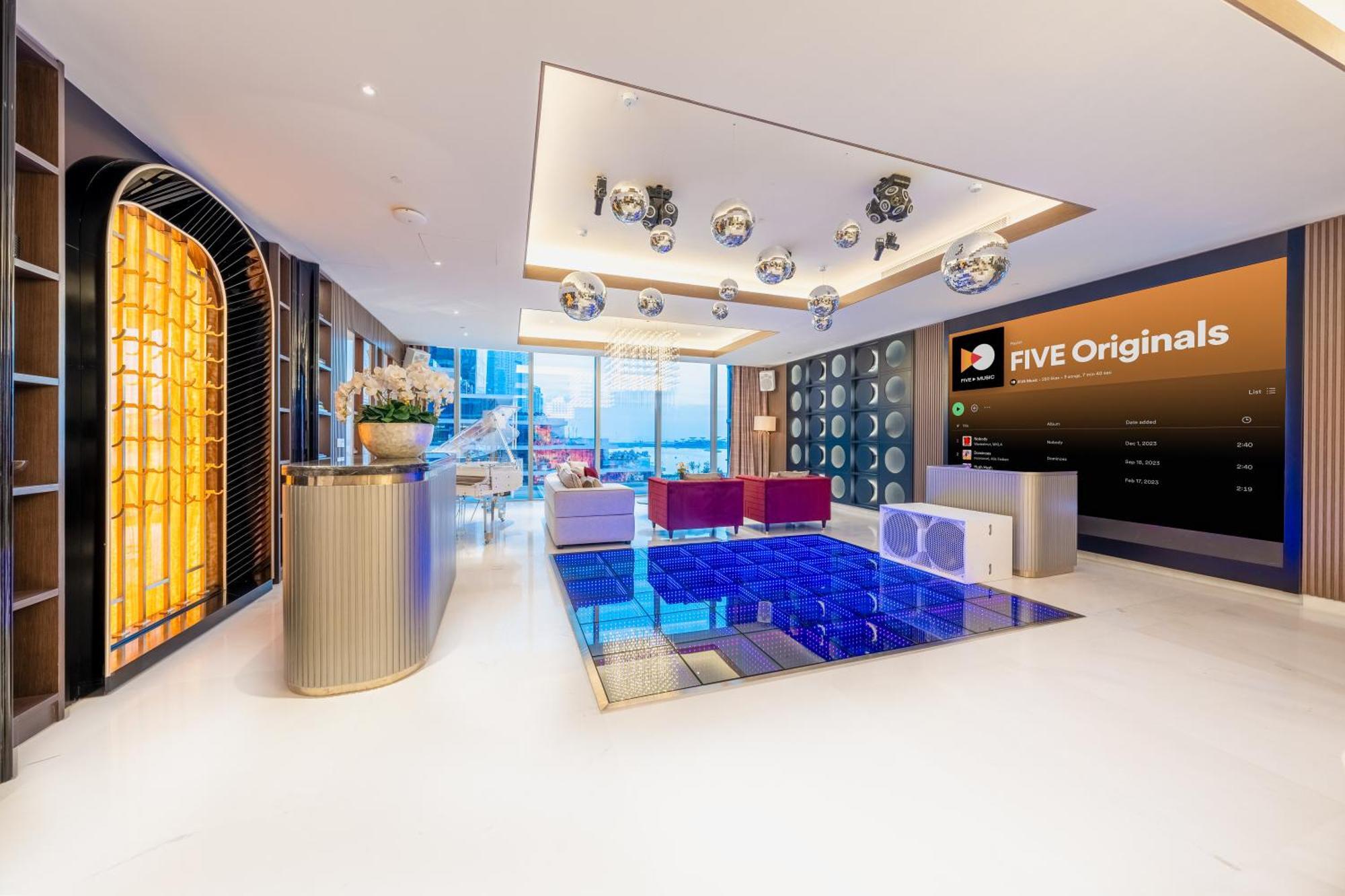 Five Luxe Hotel Dubai Eksteriør billede The FIVB Headquarters in Lausanne