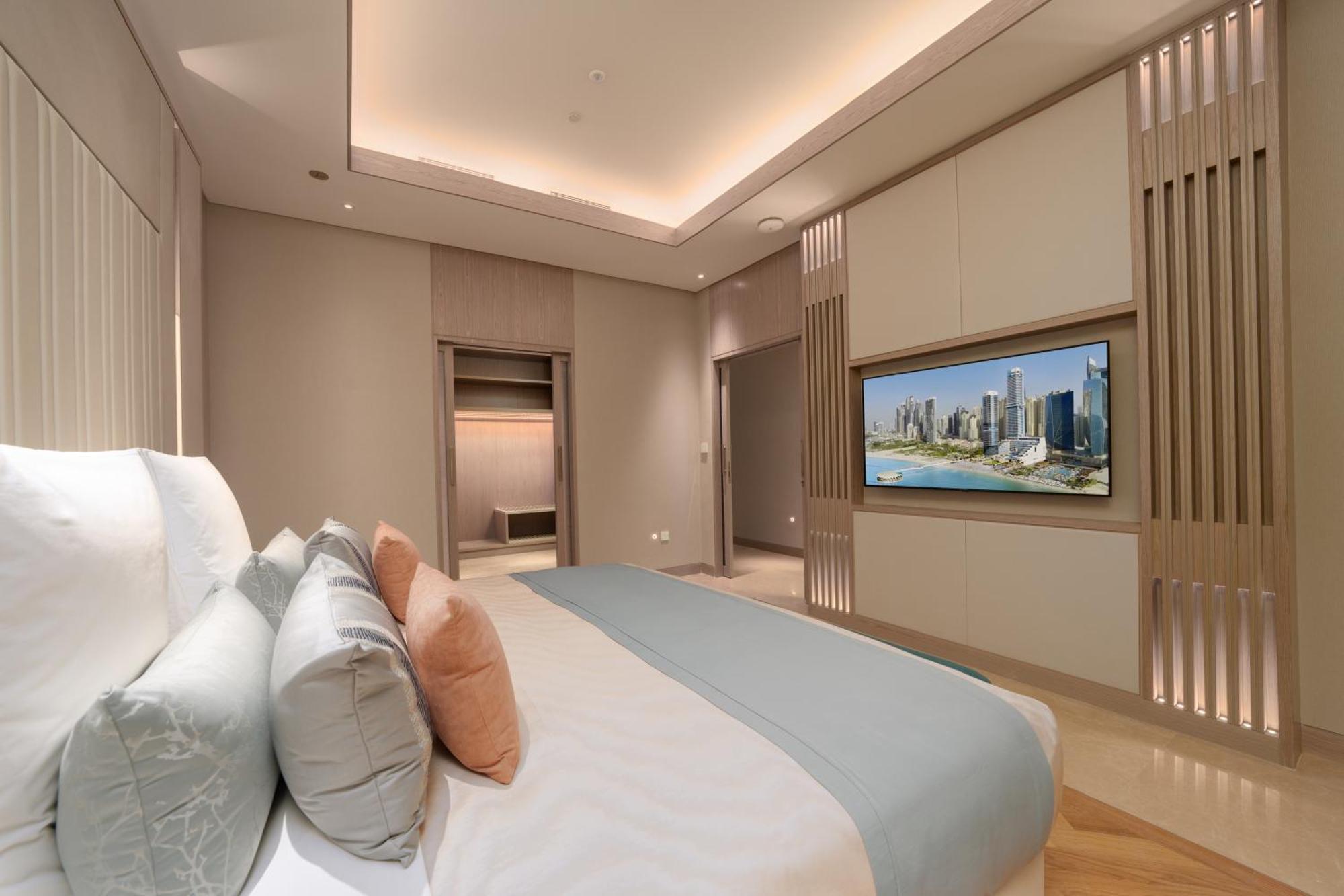 Five Luxe Hotel Dubai Eksteriør billede A bedroom
